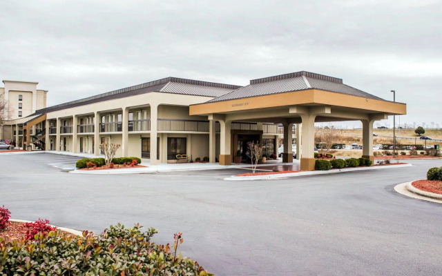 Quality Inn Roanoke Rapids