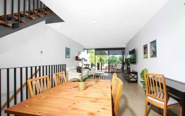 Accommodate Canberra - Dockside