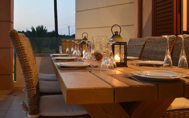 Private Pool Luxurious Villa with Parking & BBQ