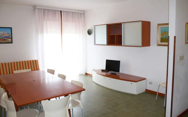 Equipped Flat With Garden and Pool