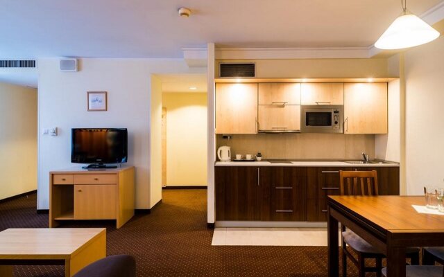 Hotel Apartments Zgoda Warszawa by DeSilva