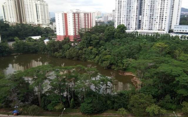 Aini's Guest House In Vista Amani Condo