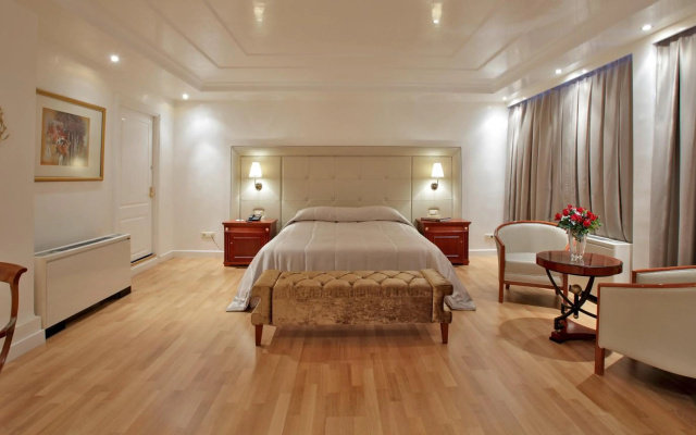 Piraeus Theoxenia Hotel - Image 7
