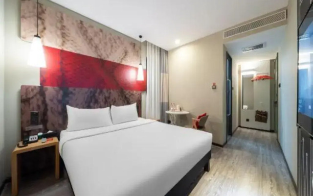 Ibis Xian wandaone Hotel