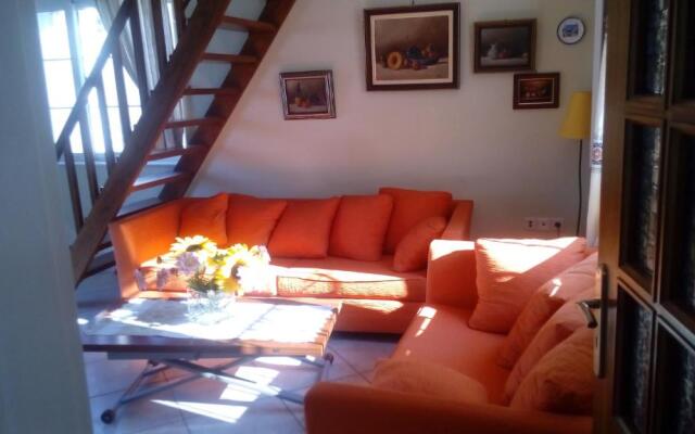 Anna's Apartment and Studio