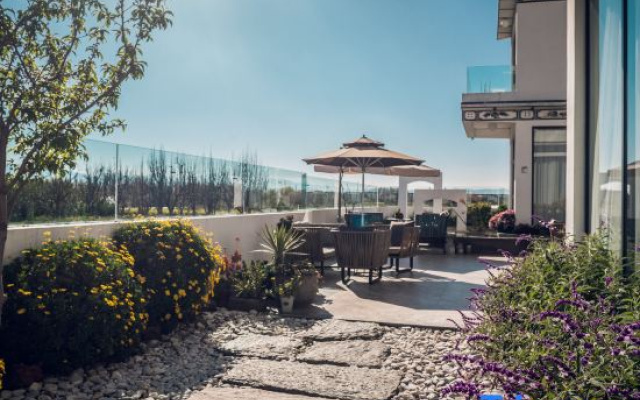 Huahaishe Lake View Inn