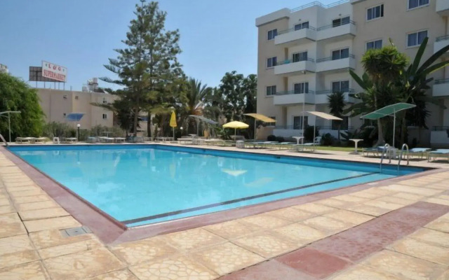 DebbieXenia Hotel Apartments