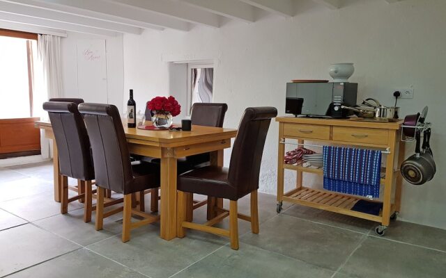 Quaint Holiday Home in Languedoc-roussillon With Garden