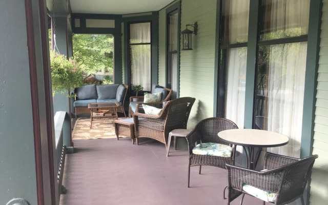 The Parsonage Inn LLC