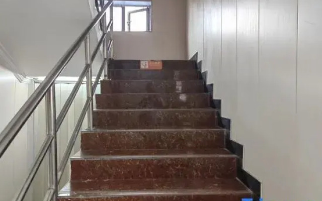 Jiangyang Business Hotel (Shanghai Shuangyang Road)