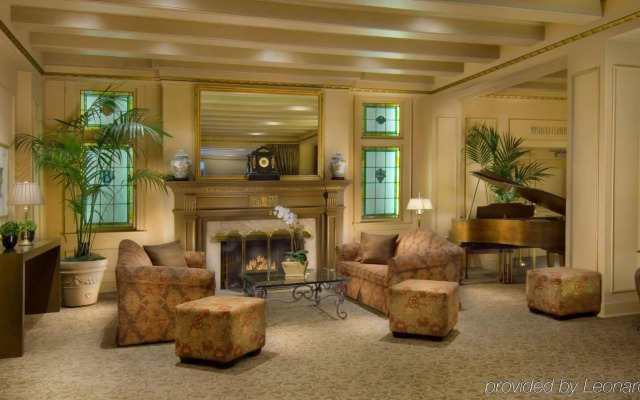 Mayflower Park Hotel