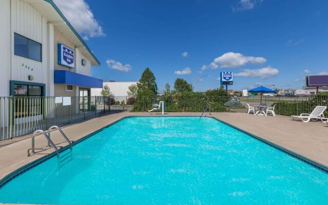 Knights Inn Grand Rapids