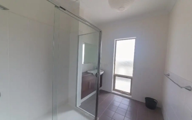 Wenneelys - 26/45 St Andrews Boulevard