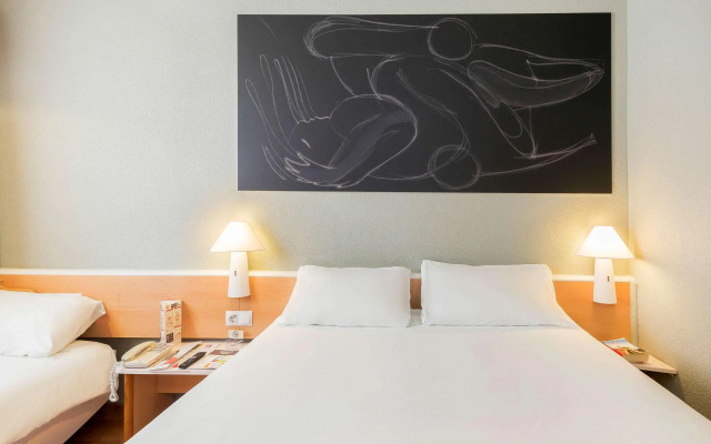 ibis Granada