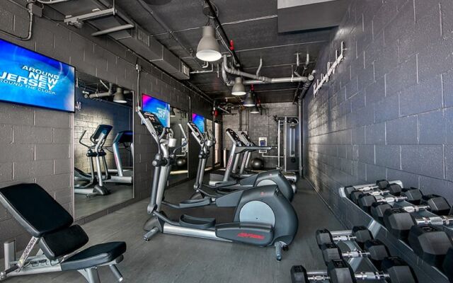 Global Luxury Suites at Monroe