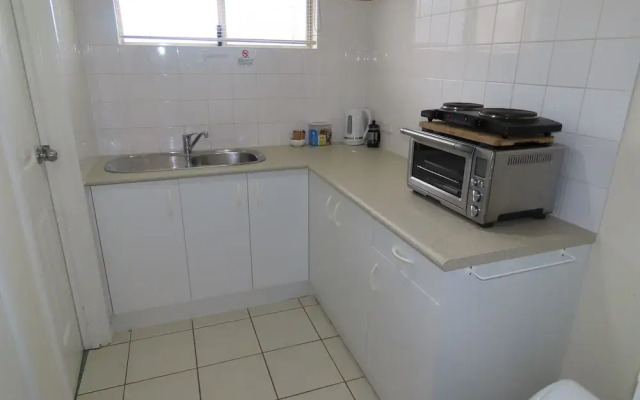 Emu Point Motel & Apartments