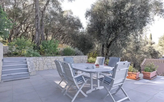 Villa Breeze & Villa Coco by Konnect Avlaki Beach