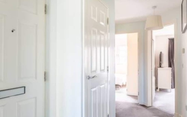 Modern 2 Bedroom Property in Stylish Complex