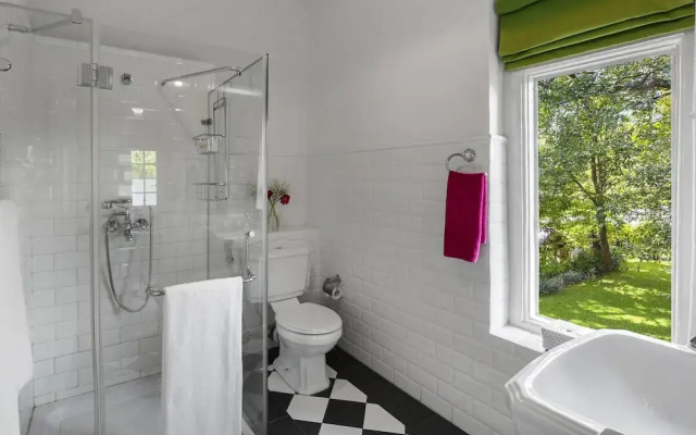 Taylors Hill Boutique Hotel