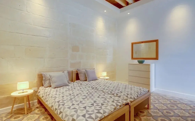 Central 1BR Apartment in Valletta