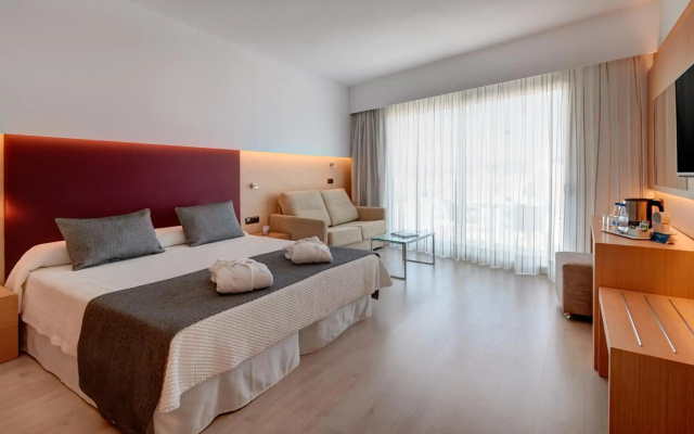 CM Playa del Moro Hotel