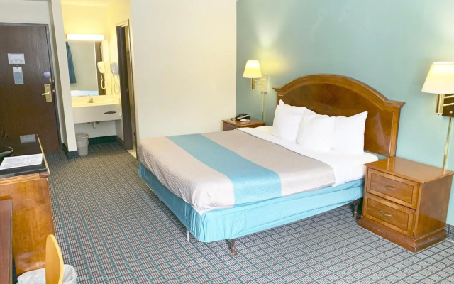 Motel 6 McGraw, NY - Cortland