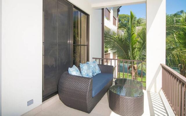 Beautiful 2 Bedroom Pacifico Condo by the Pool