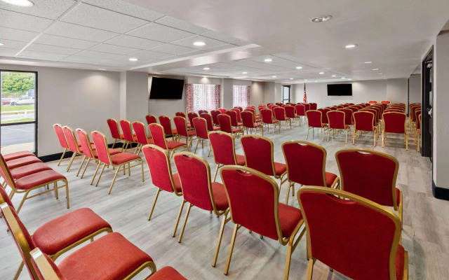 La Quinta Inn & Suites by Wyndham Goodlettsville - Nashville