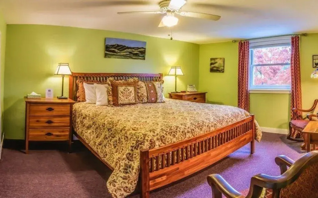 Blue Moon Bed & Breakfast
