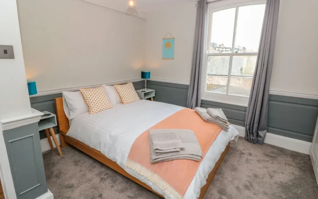 34b Clarence Street