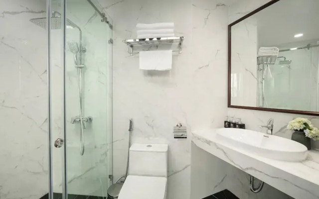 Hanoi Plaza Suite  & Spa