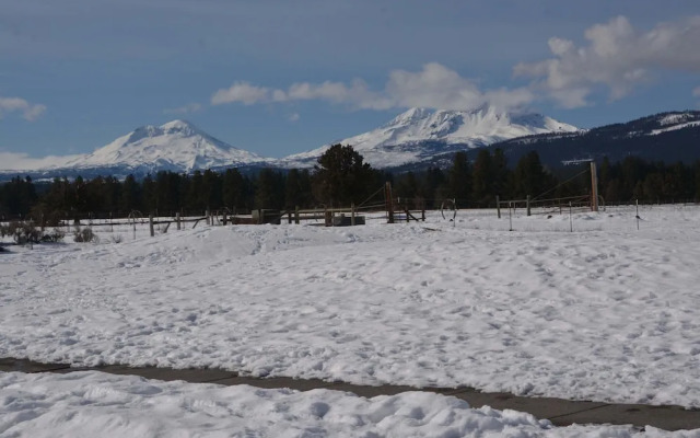 The Three Sisters Walk to Downtown Sisters