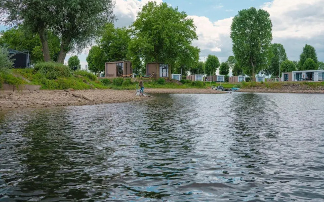 Tiny River House 2 Guest