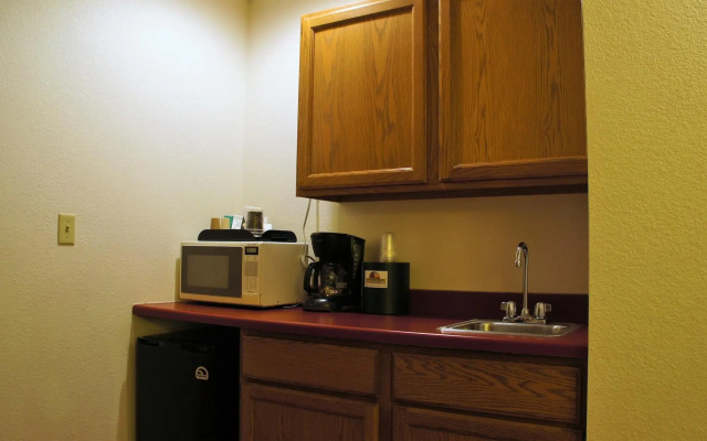 Pictured Rocks Inn & Suites