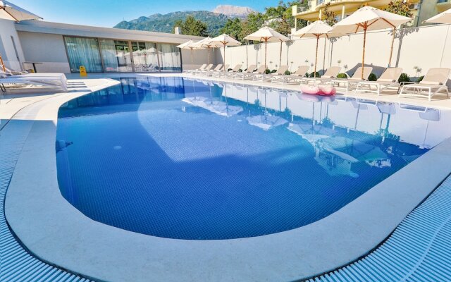 Avanti Hotel & Spa