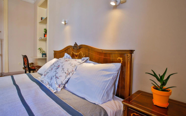 Entire apartment hosted by Keti