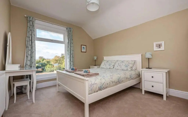 Hornsea Retreat Close to Sea - Sleeps 5