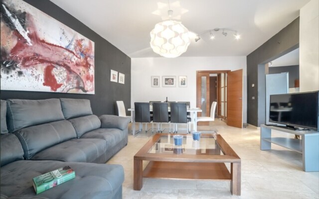 Villa - 5 Bedrooms with Pool and WiFi - 104980