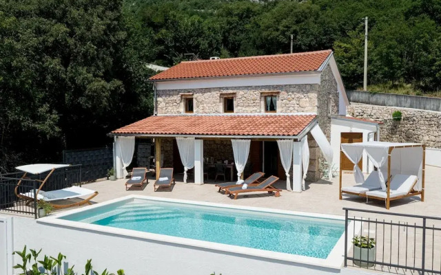 Casa Di Nika Private Heated Pool and Jacu