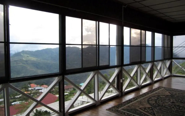 Strawberry Garden Hotel