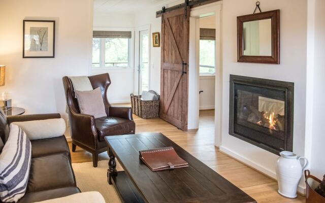 The Harbor House Inn