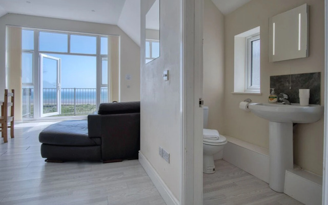 Caldey - 2 Bedroom Apartment - Pendine