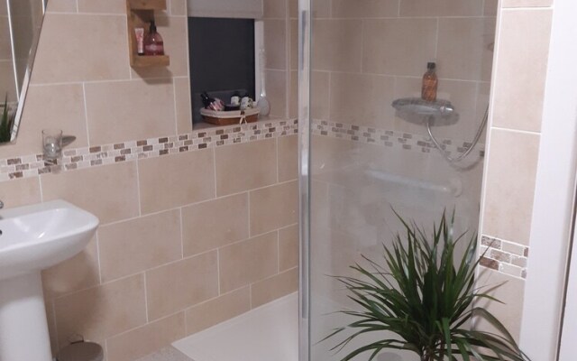 Stunning 3-bed Bungalow in Churchtown Southport