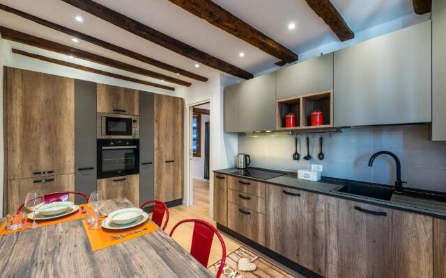 GDhouse 806