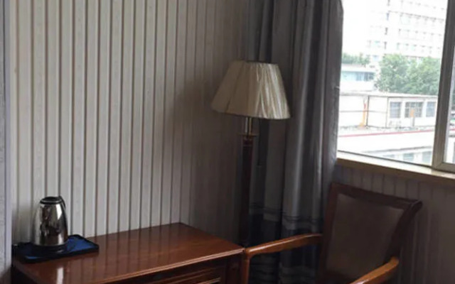 Luoyang New Shengguang Hotel