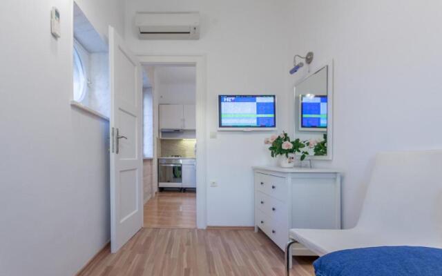 Chic Apartment in Center