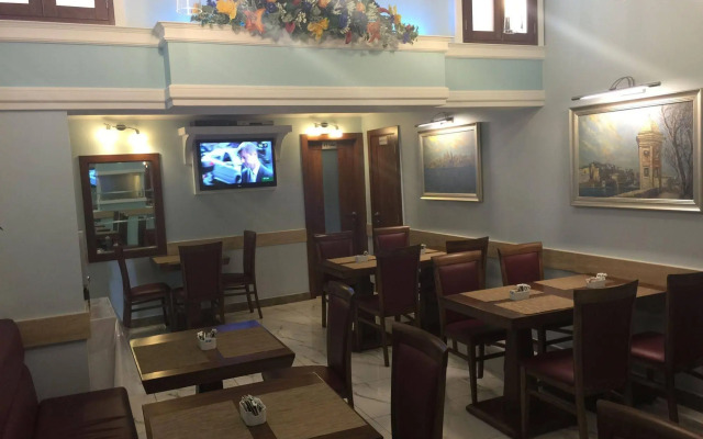 Grand Harbour Hotel