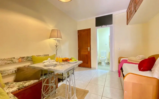 Faro Airport Flat 7 by Homing