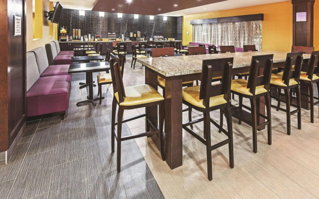 La Quinta Inn & Suites by Wyndham Jourdanton - Pleasanton