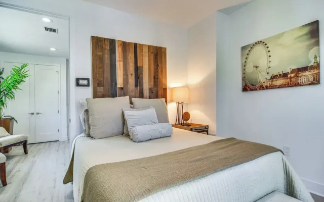 Modern Tampa Townhome Near Midtown WFH Friendly